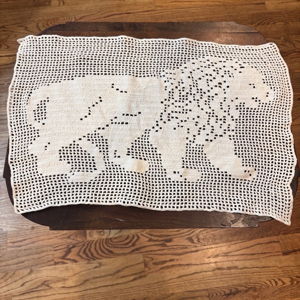 Vintage Lion Lace Panel Filet Crochet Handmade Animal Decor 20" x 13.5"